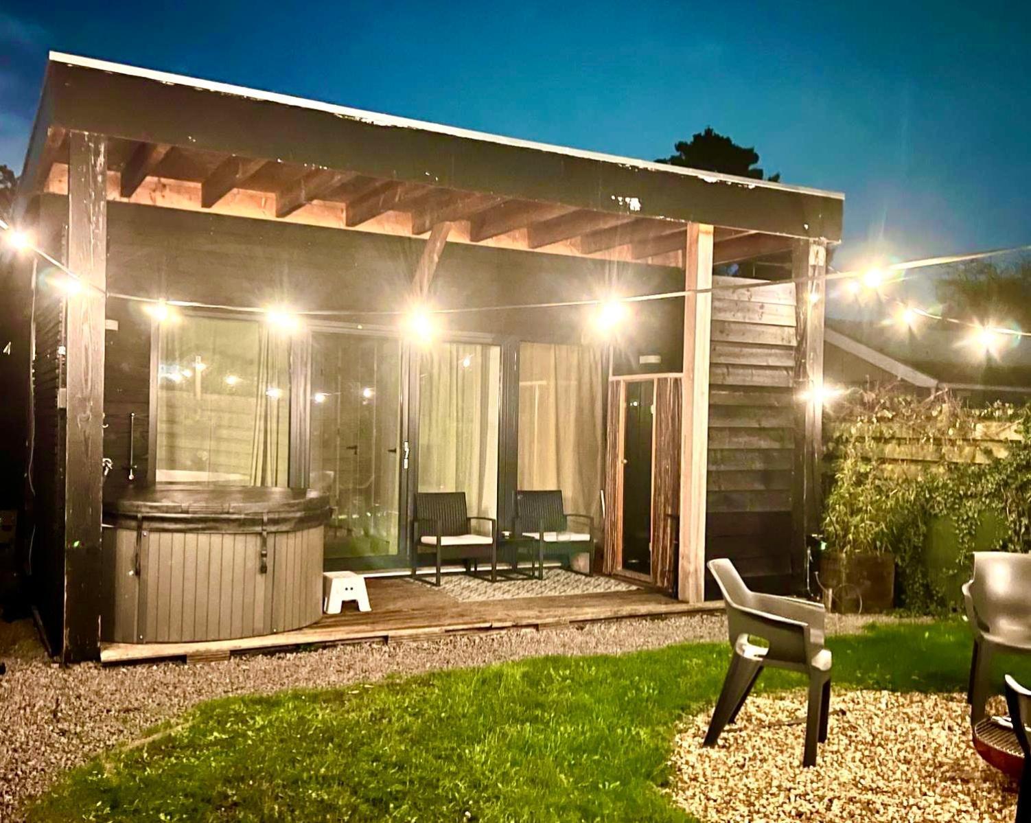 Family House With Garden & Jacuzzi & Sauna Near Amsterdam Vijfhuizen Екстериор снимка