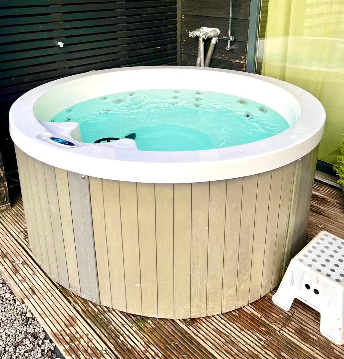 Family House With Garden & Jacuzzi & Sauna Near Amsterdam Vijfhuizen Екстериор снимка